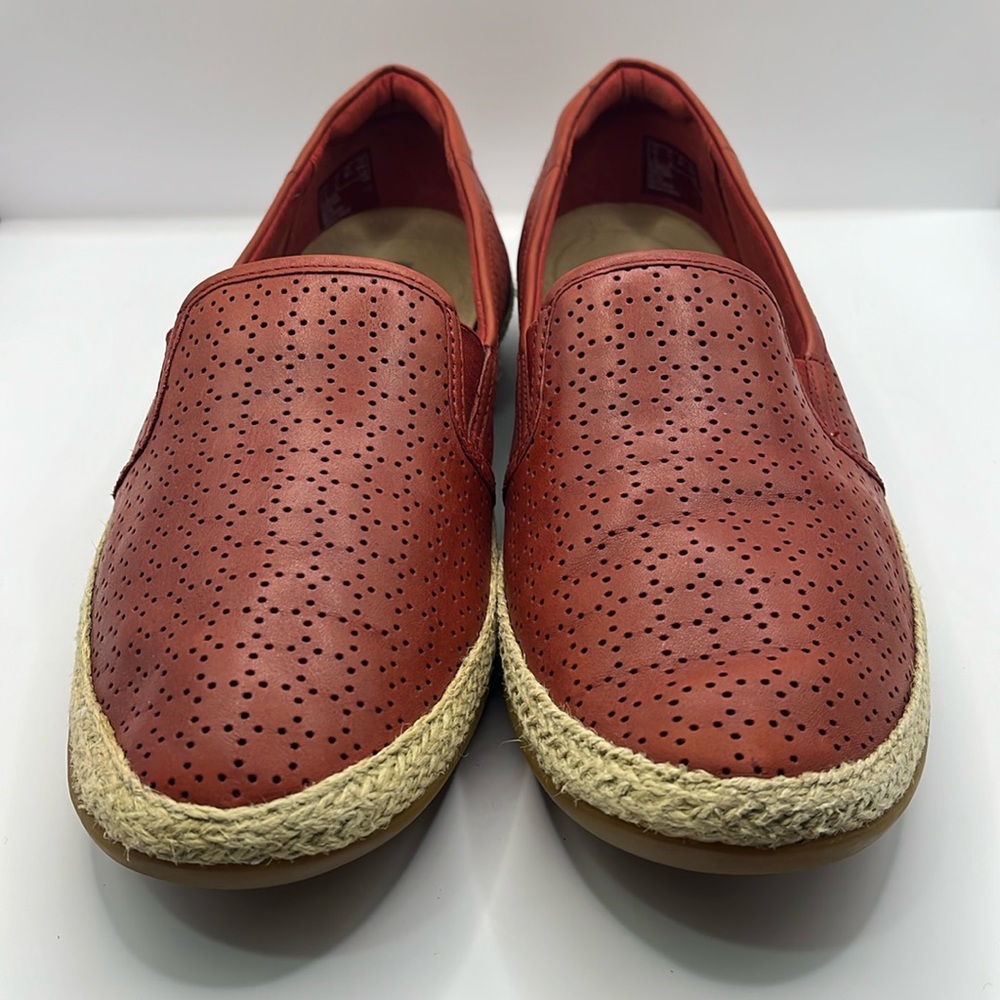 Clark’s Elaina Ruby Slip-ons in red, Women’s size 11
